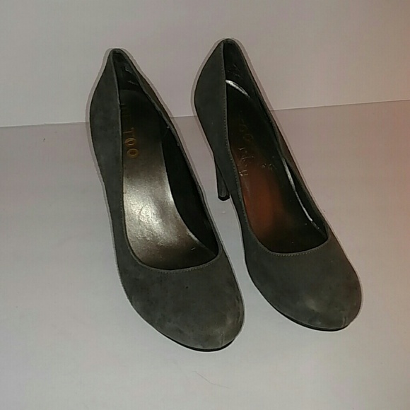 Me Too Locket Gray Suede heels - Picture 1 of 7